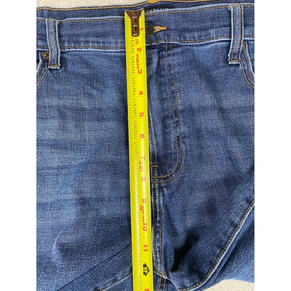 Lucky Brand 410 Mens Jeans 39x28 Blue Athletic Straight Medium Wash Denim - Picture 5 of 9
